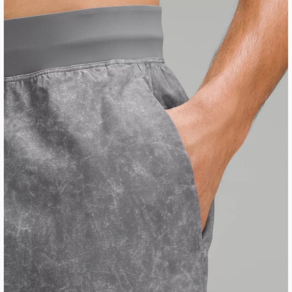 New Lululemon T.H.E  Short 9 Linerless - Picture 6 of 12